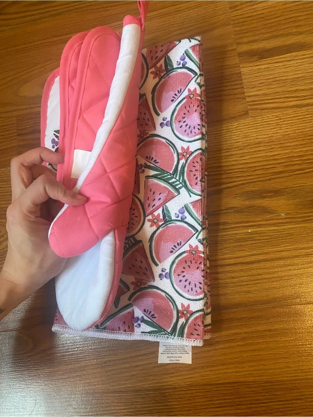 Welcome Summer Pink-Trim Oven Mitt and Pot Holder Set